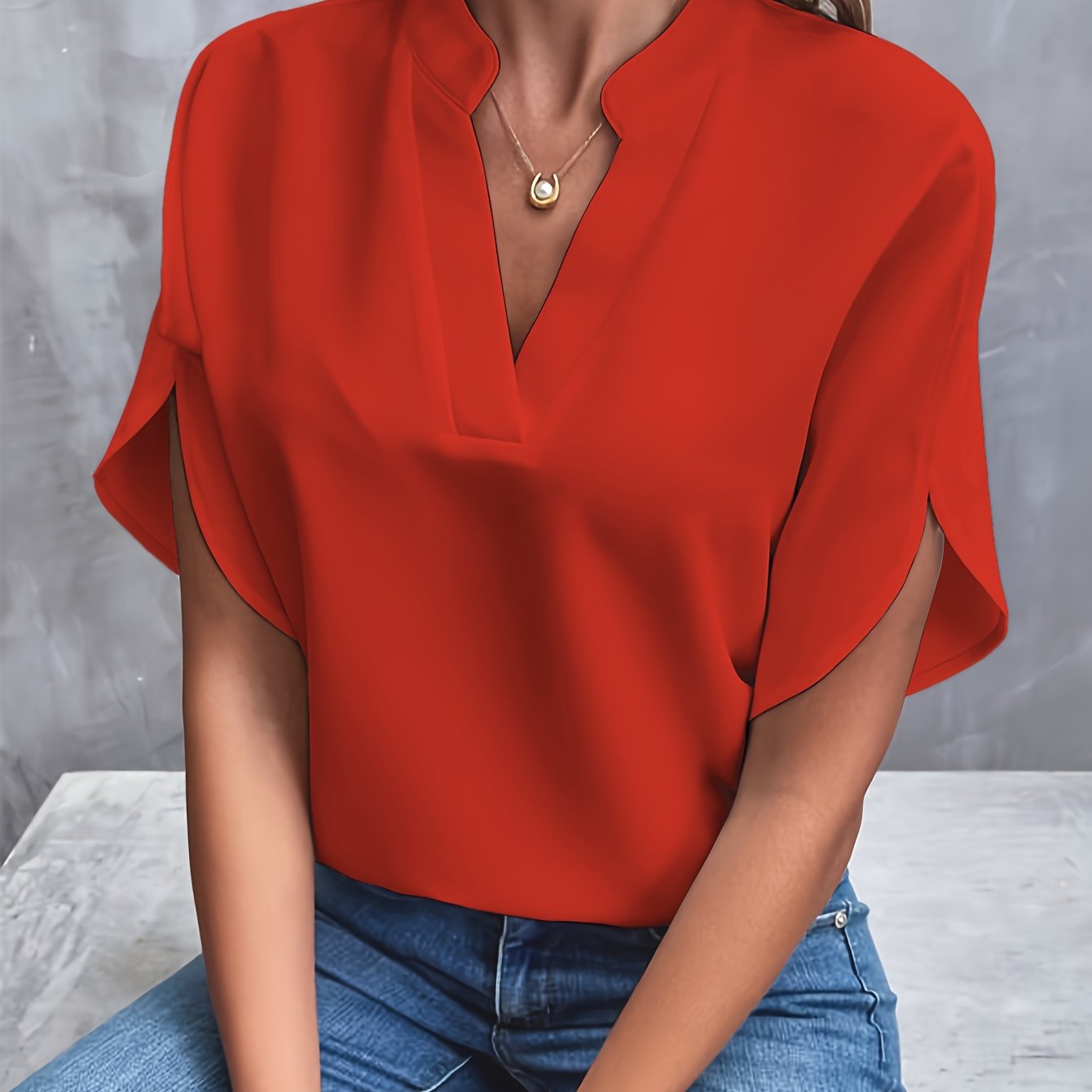 Vivienne - Elegant Light Blouse