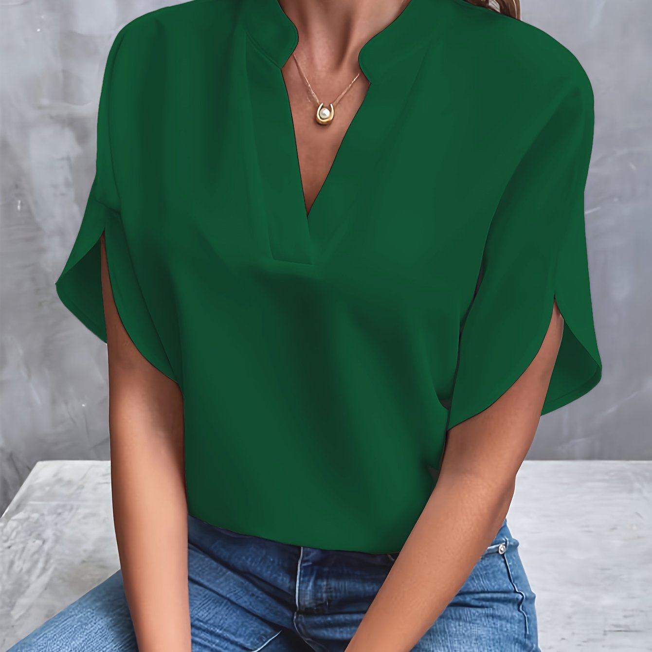 Vivienne - Elegant Light Blouse